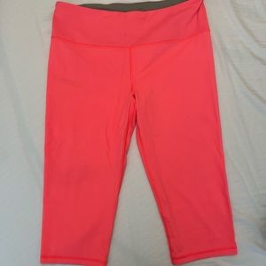 EUC Victoria’s Secret Sport knockout cropped legging